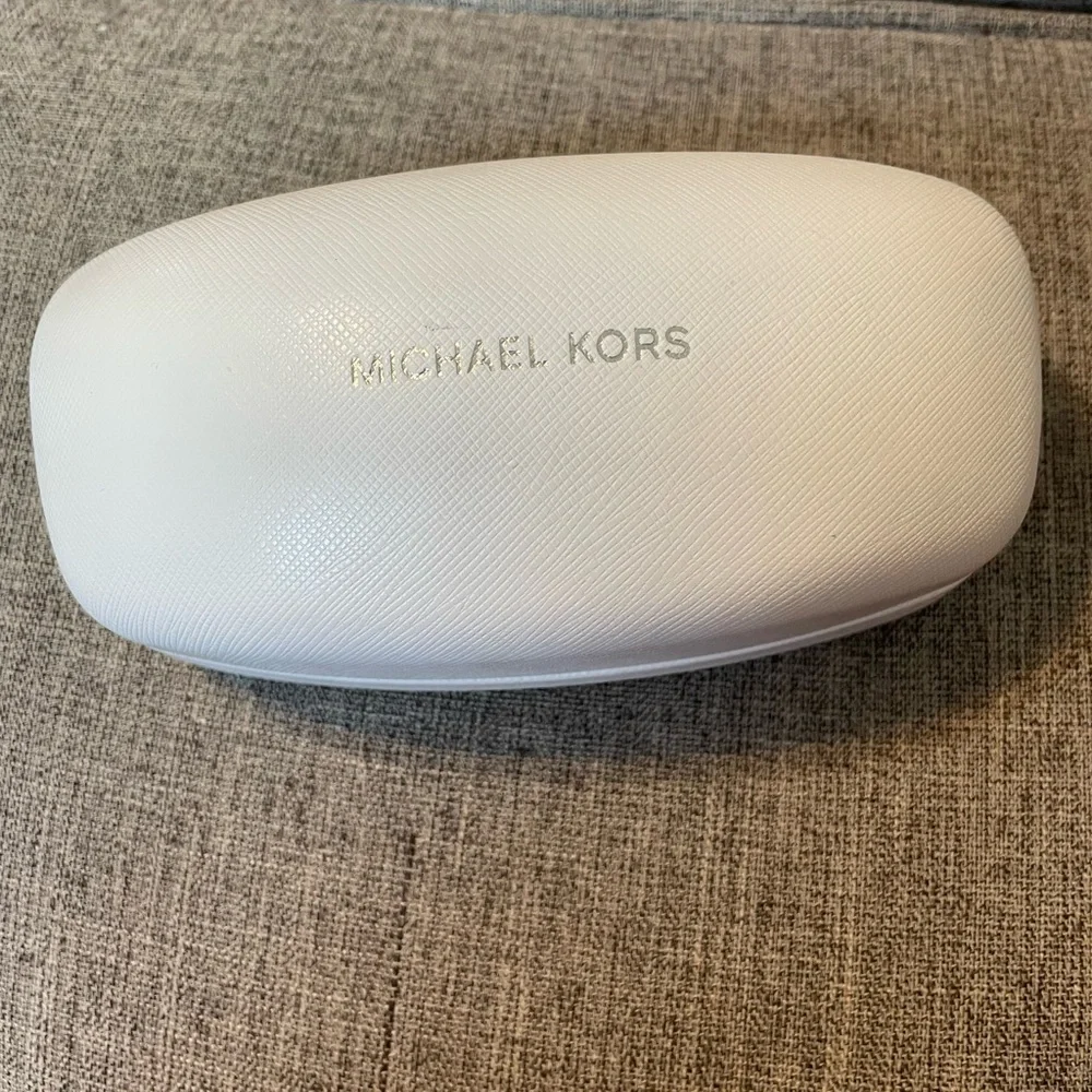 Michael Kors White Clamshell Felt Lined flip top Sunglasses Case ONLY NO GLASSES